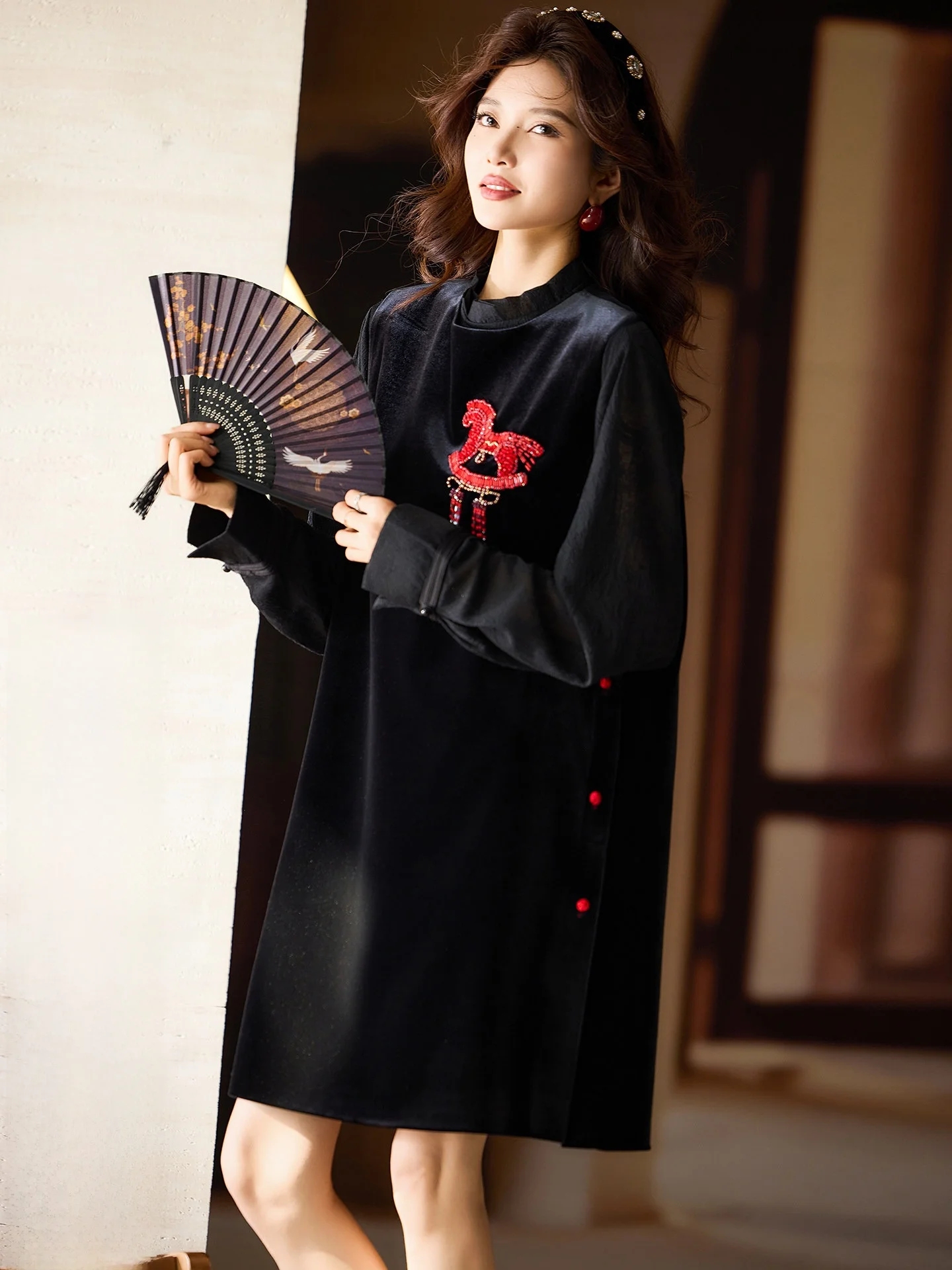 V-Neck Beaded Velvet Vest Dress Women's New Chinese Style plus Size Spring Fashion Casual Comfortable Breathable Skirt
V-Neck Beaded Velvet Vest Dress Women's New Chinese Style plus Size Spring Fashion Casual Comfortable Breathable Skirt