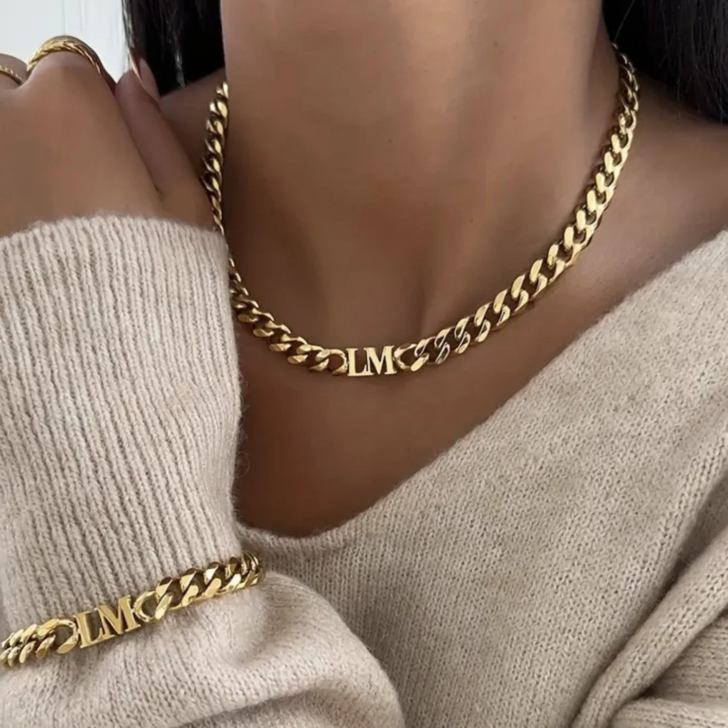 Y2K Gold Letter Necklace Minimalist Dainty Chain Jewelry for Women Trendy Everyday Wear Birthday Gift for Her Clavicle Accessory
Y2K Gold Letter Necklace Minimalist Dainty Chain Jewelry for Women Trendy Everyday Wear Birthday Gift for Her Clavicle Accessory