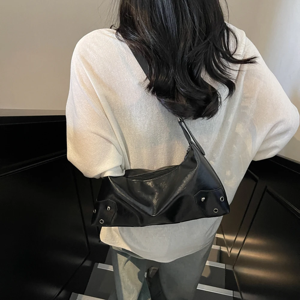 Women Metal Stud Handbag PU Leather Vintage Casual Handbags Large Capacity Soft Leather Armpit Bag Ladies Work Bag
Women Metal Stud Handbag PU Leather Vintage Casual Handbags Large Capacity Soft Leather Armpit Bag Ladies Work Bag
