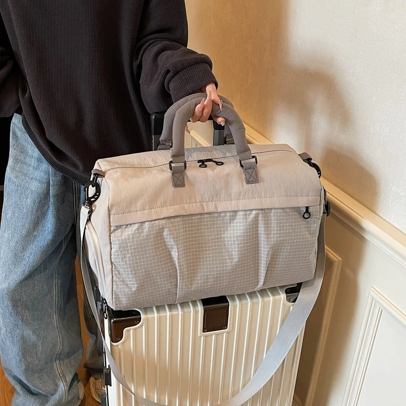 Large Capacity Fitness Travel Bag Women's Fashion Lightweight Handheld Sports Bag Short Trip Tourism Storage Luggage Bag
Large Capacity Fitness Travel Bag Women's Fashion Lightweight Handheld Sports Bag Short Trip Tourism Storage Luggage Bag