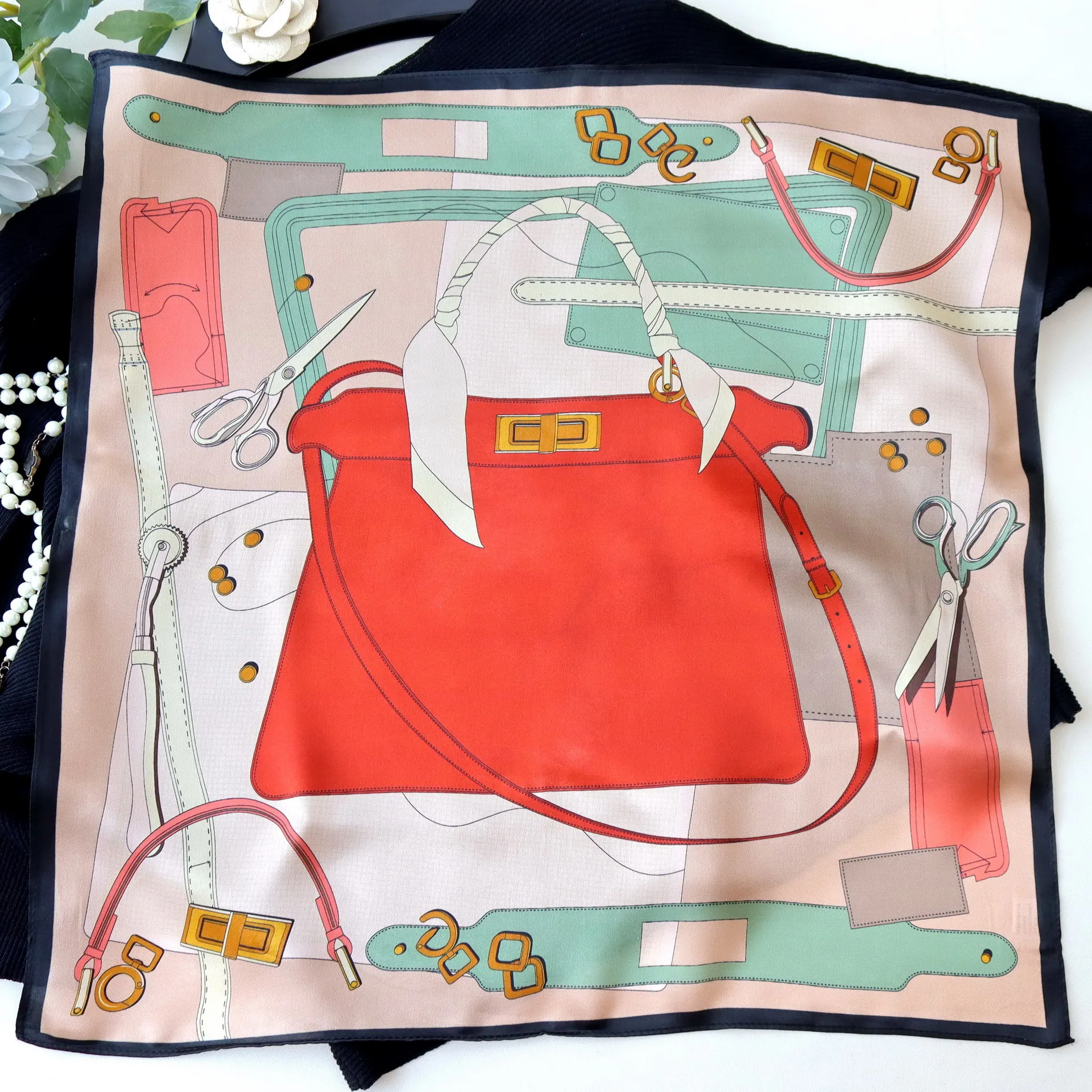 Luxury Designers Silk Scarf Small Bandanas Shawls Scarves for Ladies Foulard Femme Clothing Decoration
Luxury Designers Silk Scarf Small Bandanas Shawls Scarves for Ladies Foulard Femme Clothing Decoration