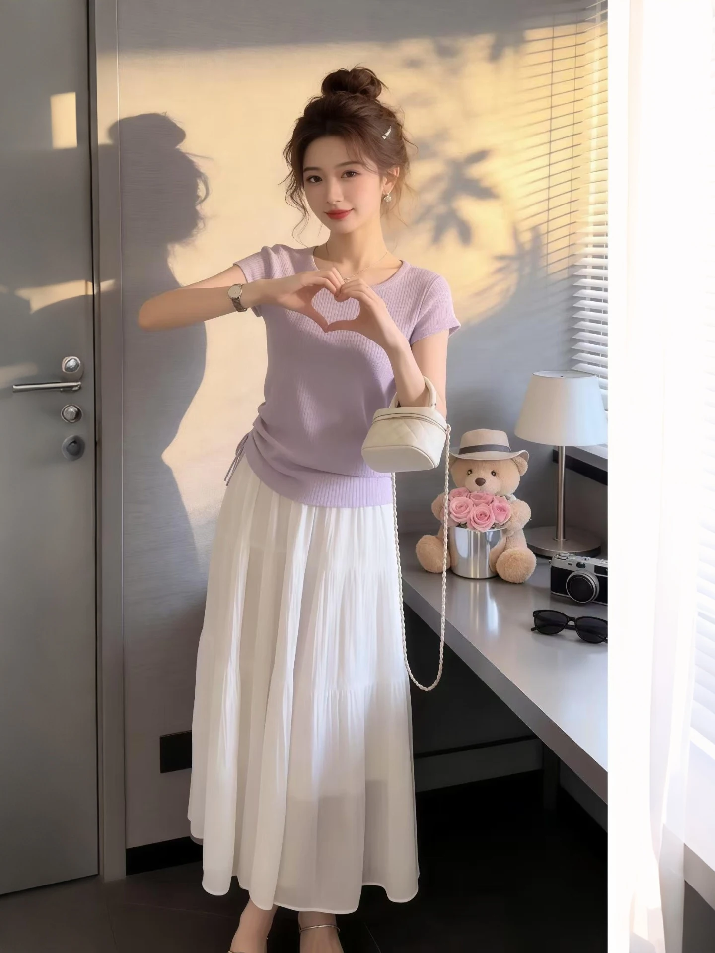 Fashionable Summer 2026 Women's Set Soft Korean Style Short Sleeve Top High Waist Slimming Half-length Skirt Two-piece Suit
Fashionable Summer 2026 Women's Set Soft Korean Style Short Sleeve Top High Waist Slimming Half-length Skirt Two-piece Suit