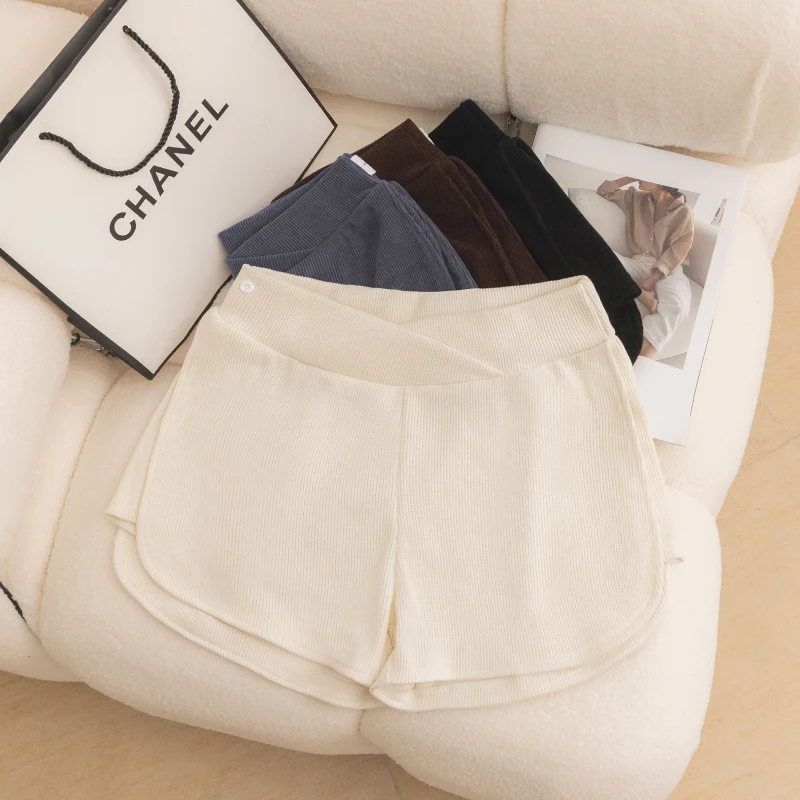 Maternity Shorts Summer Short Pants Low Waist Trousers Thin Cool Wide Legs Cross Loose Casual Pregnant Woman Solid Sports Pants
Maternity Shorts Summer Short Pants Low Waist Trousers Thin Cool Wide Legs Cross Loose Casual Pregnant Woman Solid Sports Pants