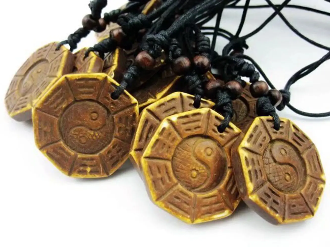 15 pcs Tai Chi Yin & Yang Imitation bone Pendant Amulet Necklace Lucky Gift Tribal Fashion Jewelry
15 pcs Tai Chi Yin & Yang Imitation bone Pendant Amulet Necklace Lucky Gift Tribal Fashion Jewelry