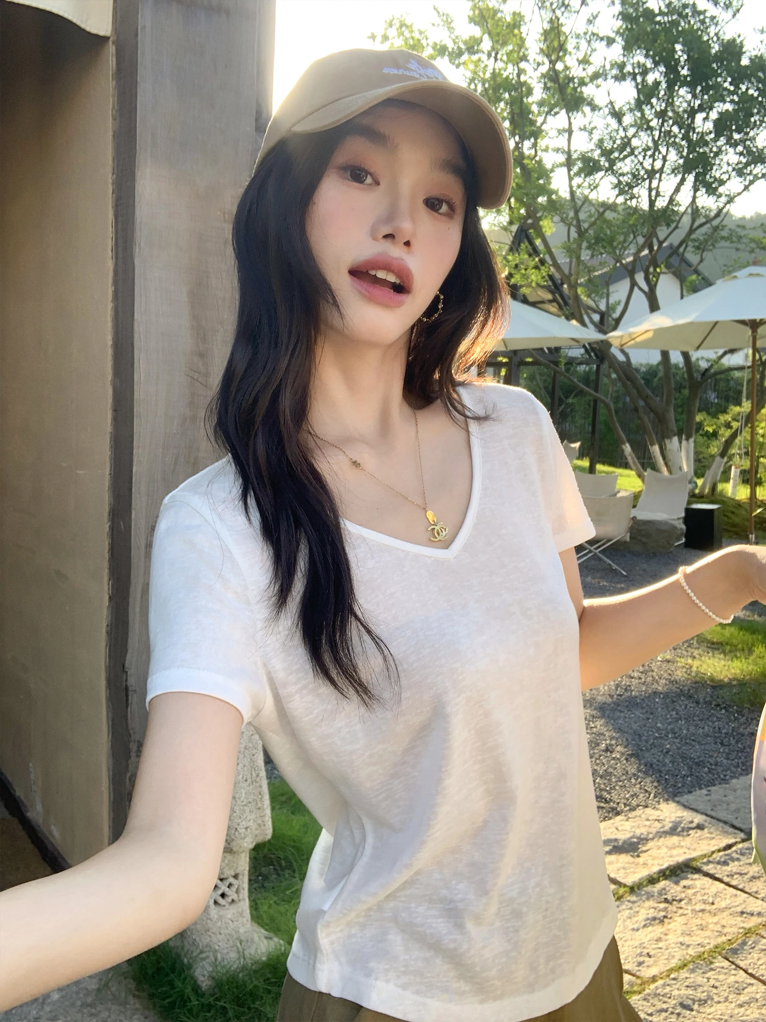 Pusumede Goddess T-Shirt White V-Neck Short Sleeve Women's T-Shirt Summer Basic Linen Snowflake Elegant Shoulder Top
Pusumede Goddess T-Shirt White V-Neck Short Sleeve Women's T-Shirt Summer Basic Linen Snowflake Elegant Shoulder Top