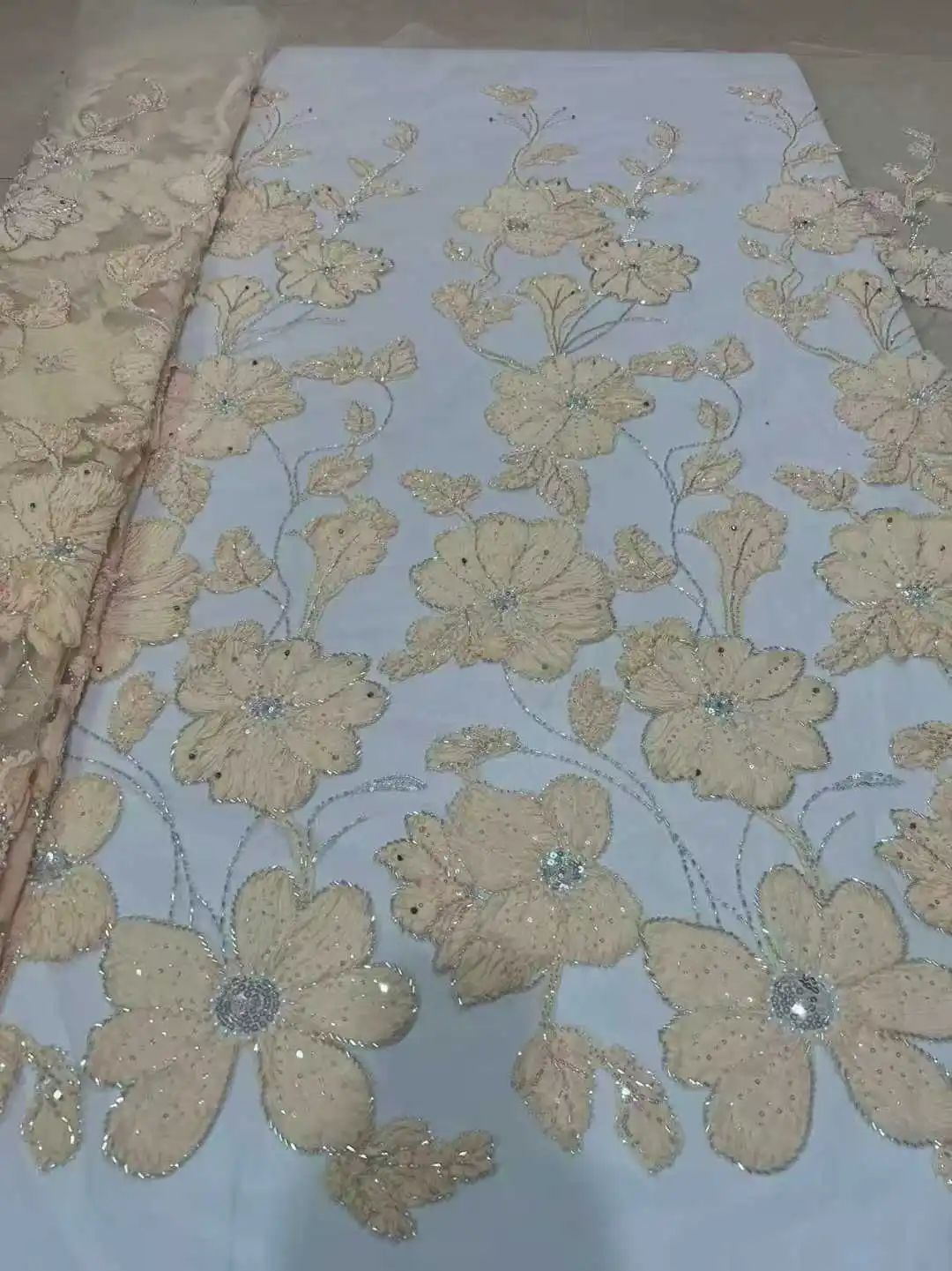 5Y Hot Sale Fashion Design Africa High Quality Embroidery Beads Net Lace Sequins Lace Fabric For Wedding or Party Dress
5Y Hot Sale Fashion Design Africa High Quality Embroidery Beads Net Lace Sequins Lace Fabric For Wedding or Party Dress