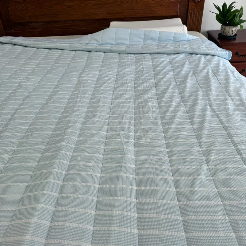 Summer Cool Feeling Air Conditioned Light Blue Dual Layer Fiber Blanket mal Defects Home Textile Bedding Covering
Summer Cool Feeling Air Conditioned Light Blue Dual Layer Fiber Blanket mal Defects Home Textile Bedding Covering