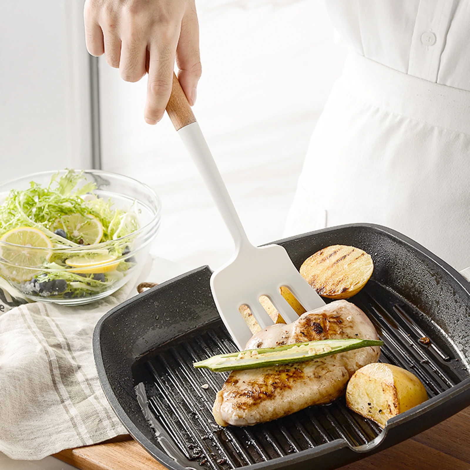 Food Grade Silicone Slotted Spatula Heat Resistant Cooking Tool Non Stick Pancake Frying Shovel Kitchen Utensil
Food Grade Silicone Slotted Spatula Heat Resistant Cooking Tool Non Stick Pancake Frying Shovel Kitchen Utensil