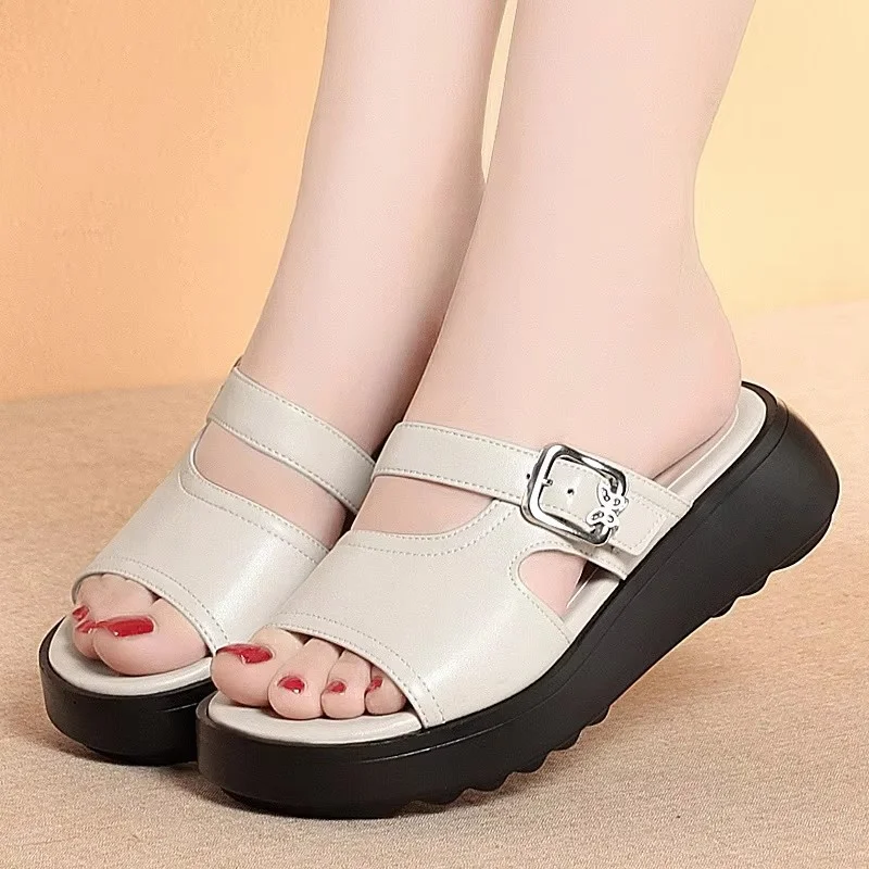 5cm Plus Size 35-42 Comfortable Thick Bottom Buckle Genuine Leather Slippers Platform Shoes 2025 Summer Med Heels Wedges Slides
5cm Plus Size 35-42 Comfortable Thick Bottom Buckle Genuine Leather Slippers Platform Shoes 2025 Summer Med Heels Wedges Slides