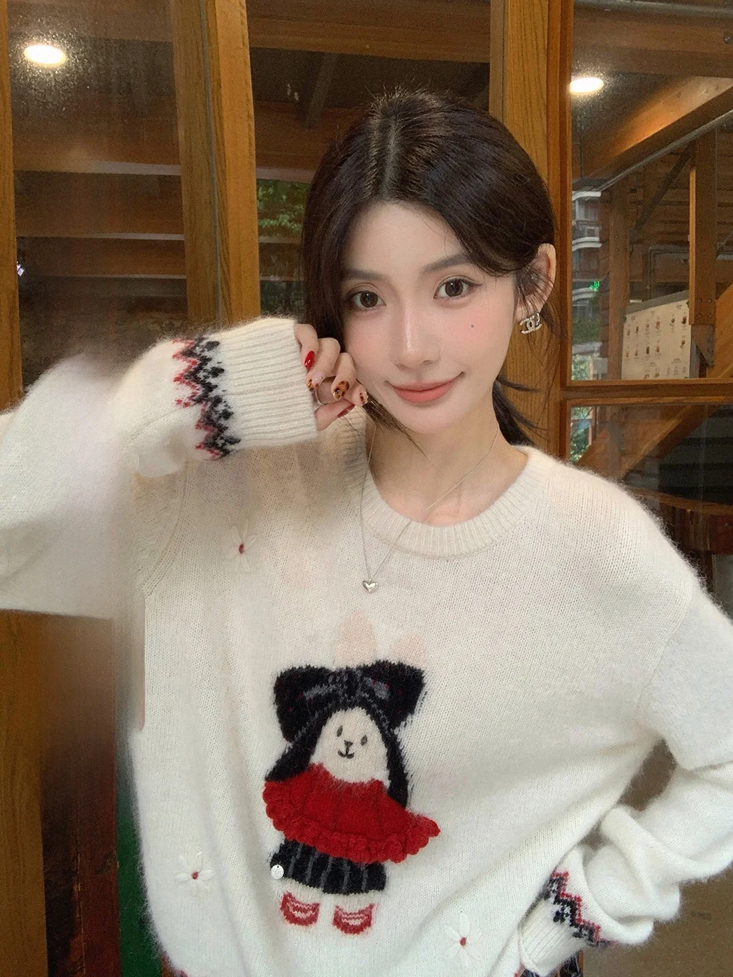 Женский свитер Ibell Zhang из шерсти и кроличьего пуха с круглым вырезом и длинными рукавами, винтажный, с забавным рисунком кролика, в стиле ретро
Женский свитер Ibell Zhang из шерсти и кроличьего пуха с круглым вырезом и длинными рукавами, винтажный, с забавным рисунком кролика, в стиле ретро