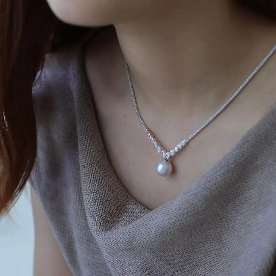 12-13mm Natural Saltwater Australian White Pearl Necklace, Round High Carbon Diamond S925 Silver Clasp, Luxury Pearl Jewelry
12-13mm Natural Saltwater Australian White Pearl Necklace, Round High Carbon Diamond S925 Silver Clasp, Luxury Pearl Jewelry
