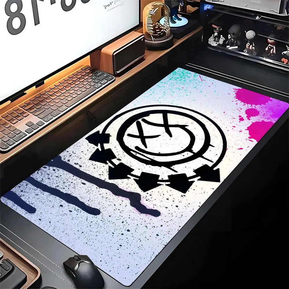 Cool Blink-182 Mouse Pad Edge Big Gaming Wholesale Locking Computer Gamer Large Rubber Art Mousepad Laptop Desk Mat
Cool Blink-182 Mouse Pad Edge Big Gaming Wholesale Locking Computer Gamer Large Rubber Art Mousepad Laptop Desk Mat