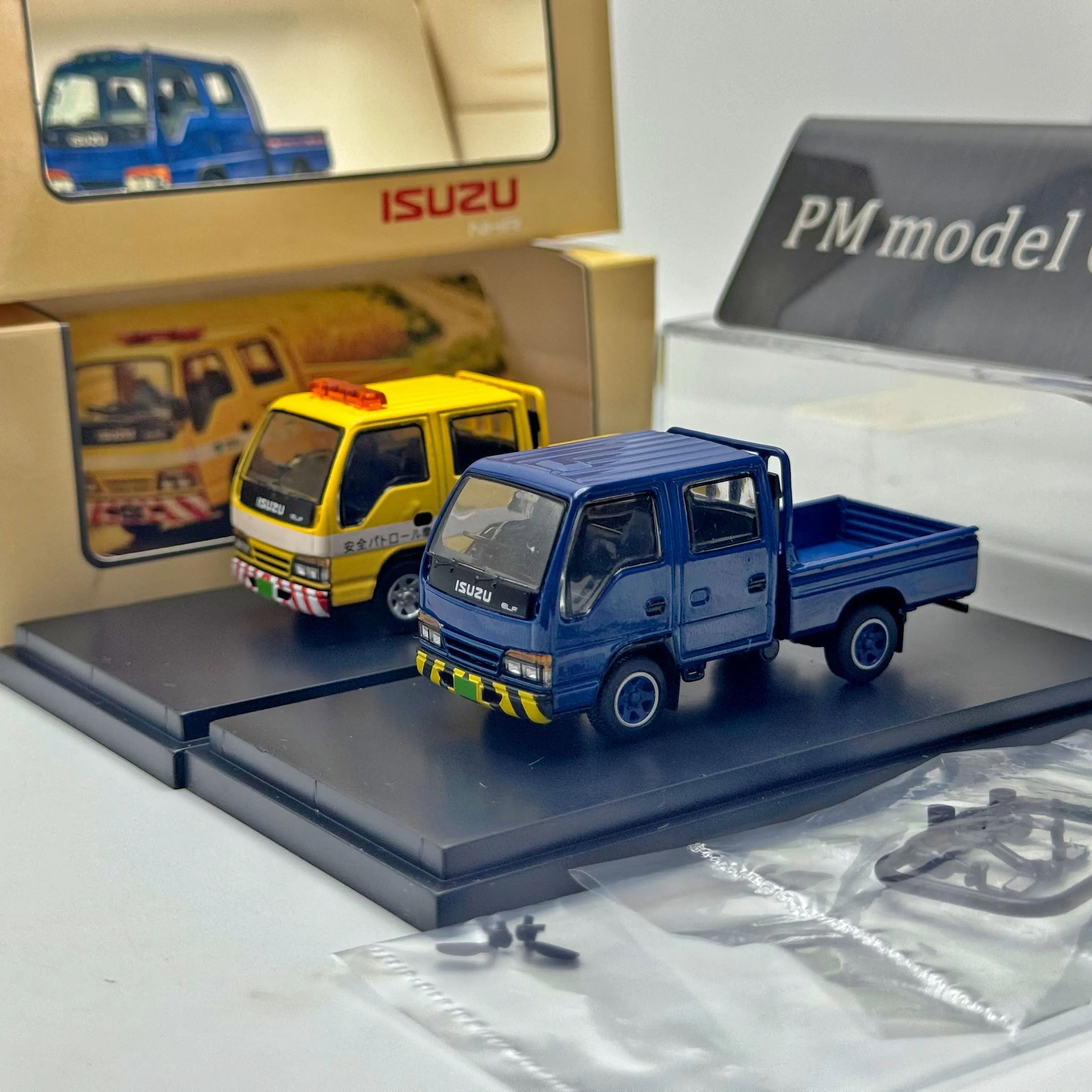 Model 1 1:64 Isuzu ELF Double Cab Light Truck Alloy Diecast Model Car
Model 1 1:64 Isuzu ELF Double Cab Light Truck Alloy Diecast Model Car