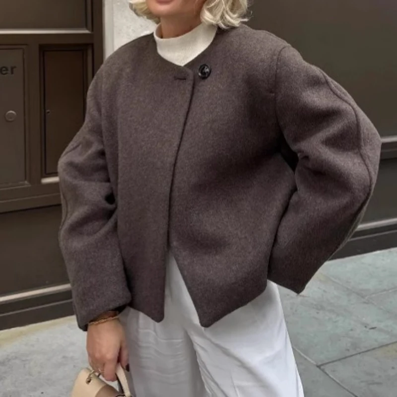 Autumn and Winter 2025 Round Neck Thick Woolen Coat Loose Casual Women's Jacket Cardigan Top
Autumn and Winter 2025 Round Neck Thick Woolen Coat Loose Casual Women's Jacket Cardigan Top