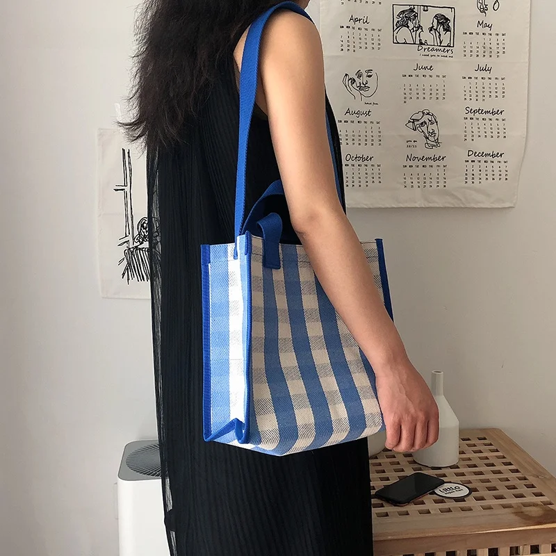 Вместительная холщовая сумка через плечо, шикарная, экологичная, в клетку, водонепроницаемая, простая, матовая.
Вместительная холщовая сумка через плечо, шикарная, экологичная, в клетку, водонепроницаемая, простая, матовая.