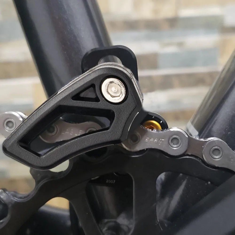 Single Speed MTB Bicycle Chain Guide Protector Aluminum Alloy Accessories Bike Chain Guide Aluminum Alloy Stabilizer
Single Speed MTB Bicycle Chain Guide Protector Aluminum Alloy Accessories Bike Chain Guide Aluminum Alloy Stabilizer