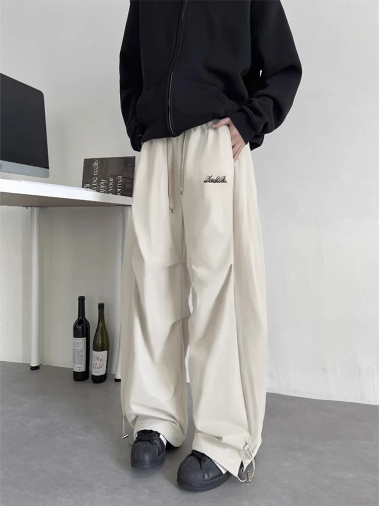 Брюки с лезвиями в американском стиле ретро, мужские осенне-зимние брюки с высокой талией, повседневные свободные широкие брюки для рабочей одежды, сложенный дизайн
Брюки с лезвиями в американском стиле ретро, мужские осенне-зимние брюки с высокой талией, повседневные свободные широкие брюки для рабочей одежды, сложенный дизайн