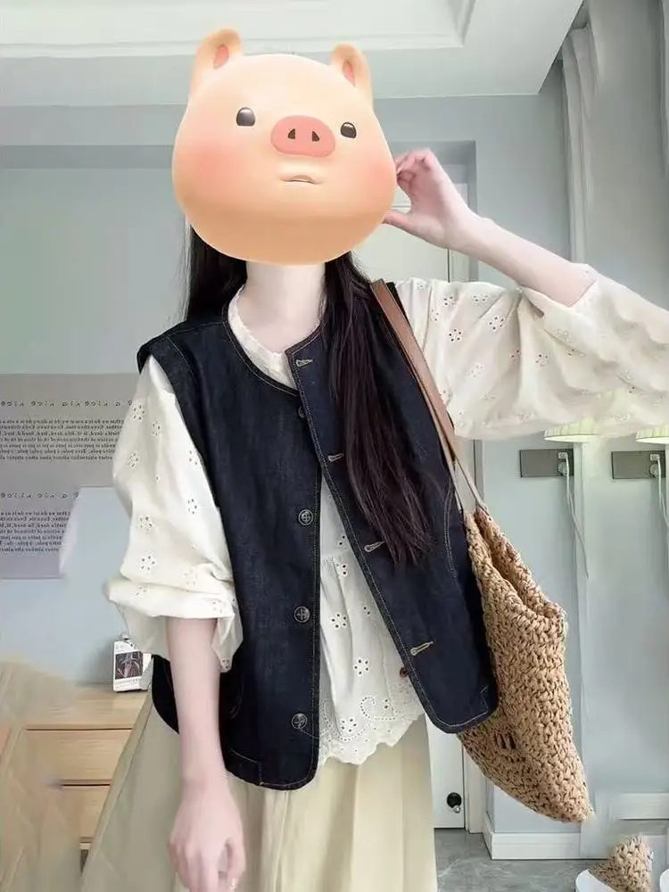 Джинсовый жилет с вышивкой в стиле ретро, комплект с юбкой с высокой талией, женская модная осенняя коллекция, повседневная одежда на пуговицах
Джинсовый жилет с вышивкой в стиле ретро, комплект с юбкой с высокой талией, женская модная осенняя коллекция, повседневная одежда на пуговицах