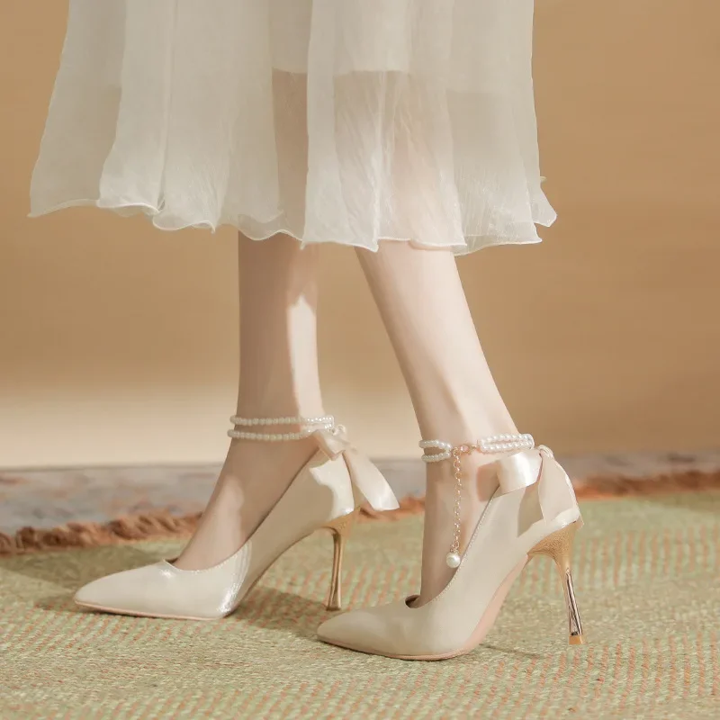 Size 30-44 Pearls Pointed Toe Stiletto Heel High Heels Women Wedding Shoes Bride Sweet Large Size Party Shoes
Size 30-44 Pearls Pointed Toe Stiletto Heel High Heels Women Wedding Shoes Bride Sweet Large Size Party Shoes