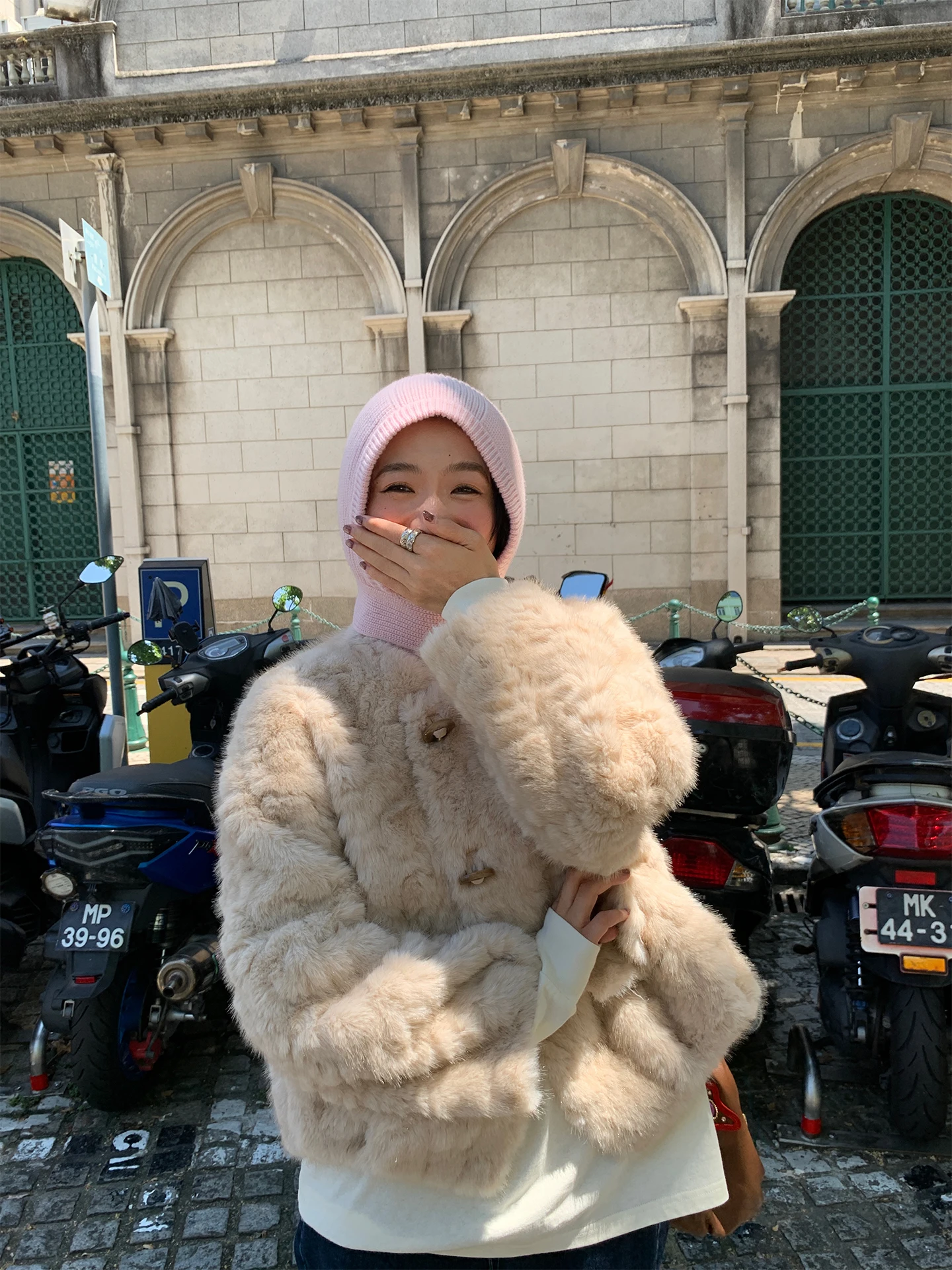 Экологичная женская шуба с дизайном «Кактус», теплая, с длинными рукавами, в корейском стиле, для повседневной носки
Экологичная женская шуба с дизайном «Кактус», теплая, с длинными рукавами, в корейском стиле, для повседневной носки