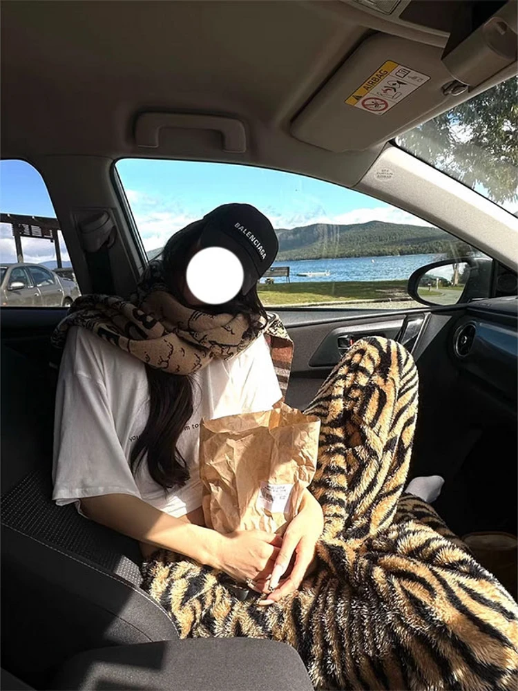 Wild wth Tiger Pattern Casual Pants Women's American Retro Loose Lazy Slimming Dstring Floor-Length Wide Leg Long Trousers
Wild wth Tiger Pattern Casual Pants Women's American Retro Loose Lazy Slimming Dstring Floor-Length Wide Leg Long Trousers