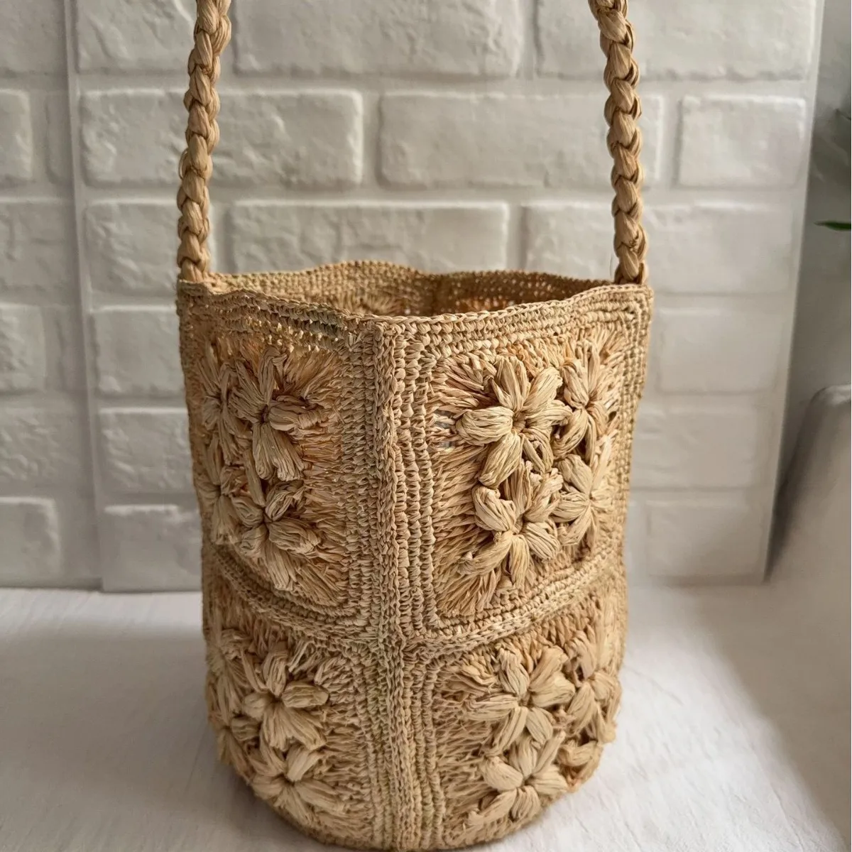 Summer Flower Crochet Straw Bag Handmade Raffia Shoulder Bag NEW Bohemian Woven Beach Bags for Women Handbags Travel Bucket Bags
Summer Flower Crochet Straw Bag Handmade Raffia Shoulder Bag NEW Bohemian Woven Beach Bags for Women Handbags Travel Bucket Bags
