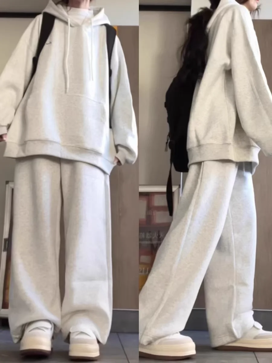 Lazy style sportswear set for women in autumn and winter, with thickened fleece for students, loose and fashionable hoodie, casu
Lazy style sportswear set for women in autumn and winter, with thickened fleece for students, loose and fashionable hoodie, casu