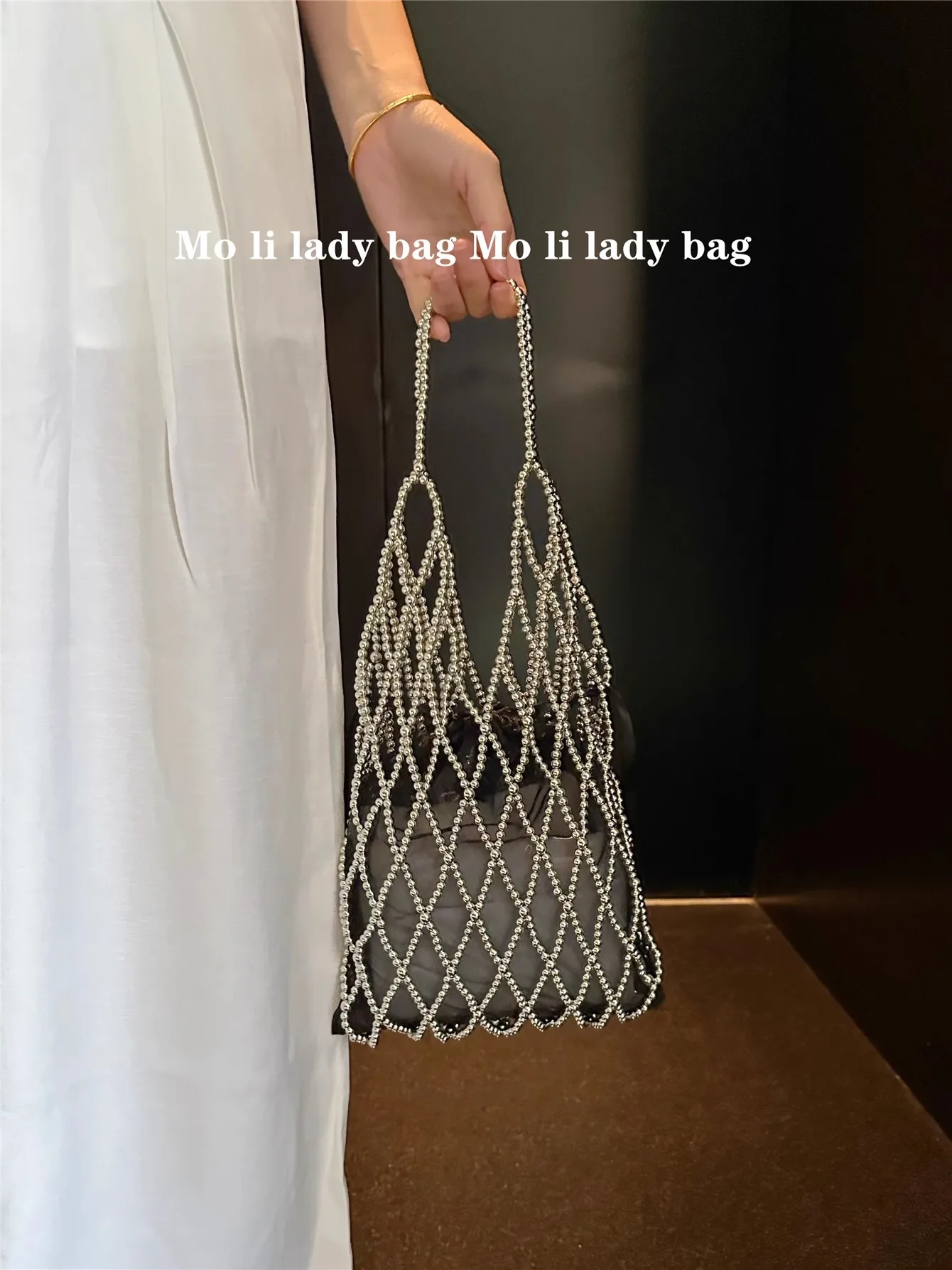 Beads Beading Woven Handmade Bucket Bag Hollow Out Women Handbag Female Fashion Clutch Purse Shoulder Underarm Bag
Beads Beading Woven Handmade Bucket Bag Hollow Out Women Handbag Female Fashion Clutch Purse Shoulder Underarm Bag