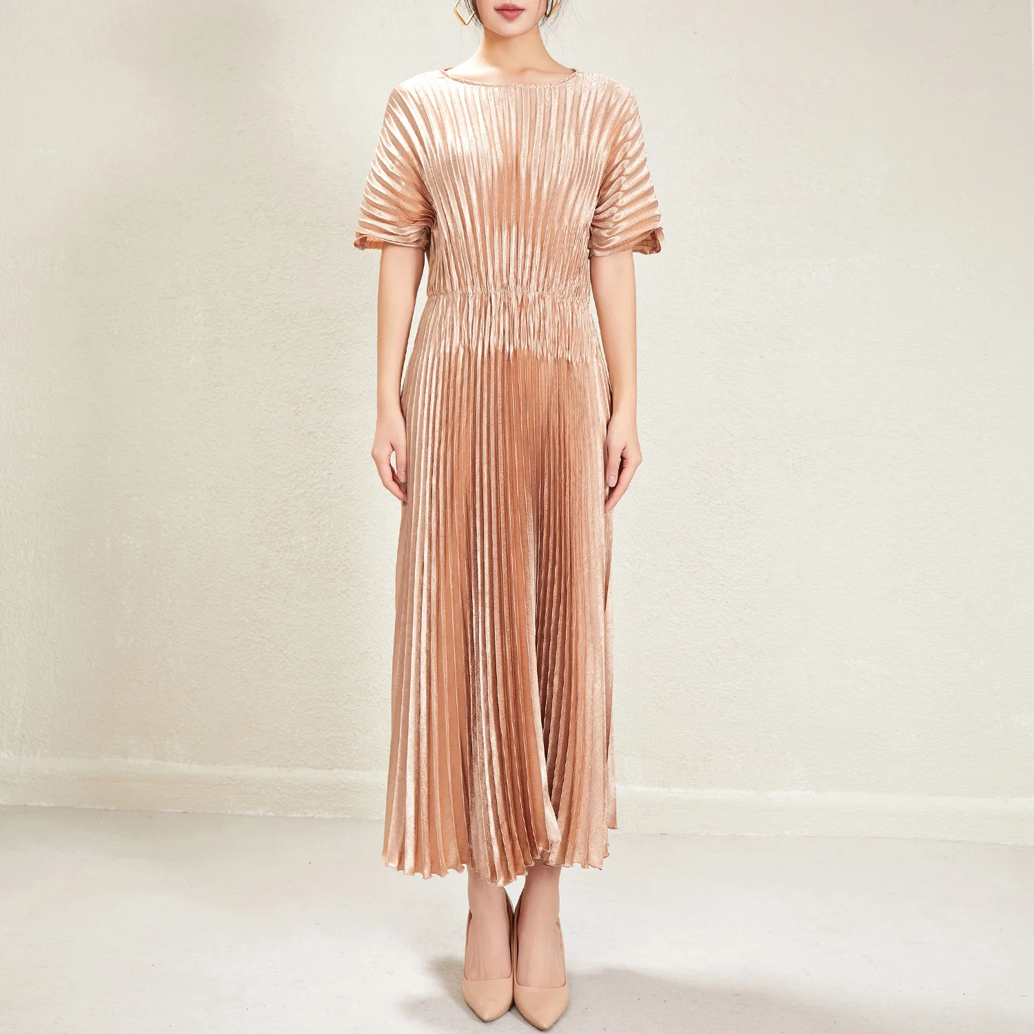 2025 Summer New Miyake Women's Dress Short Sleeve Round Neck Casual Dress Loose Women Elegant Pleated Dress
2025 Summer New Miyake Women's Dress Short Sleeve Round Neck Casual Dress Loose Women Elegant Pleated Dress