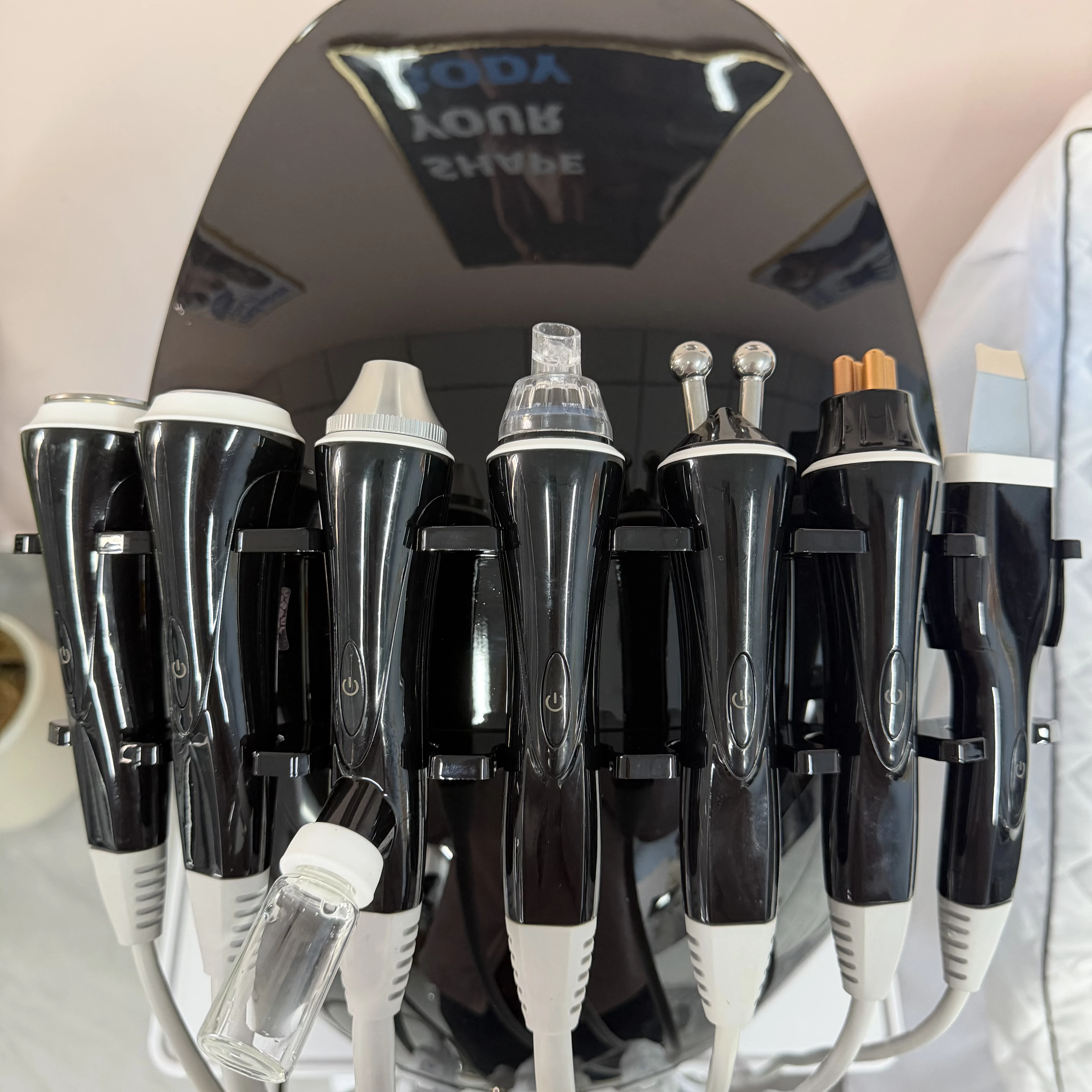 Многофункциональный аппарат для ухода за кожей 7 в 1: Smart Ice Blue Hydra Oxygen, гидродермабразия, очищение кожи, анализатор кожи, устройство для аква-фейслинга
Многофункциональный аппарат для ухода за кожей 7 в 1: Smart Ice Blue Hydra Oxygen, гидродермабразия, очищение кожи, анализатор кожи, устройство для аква-фейслинга