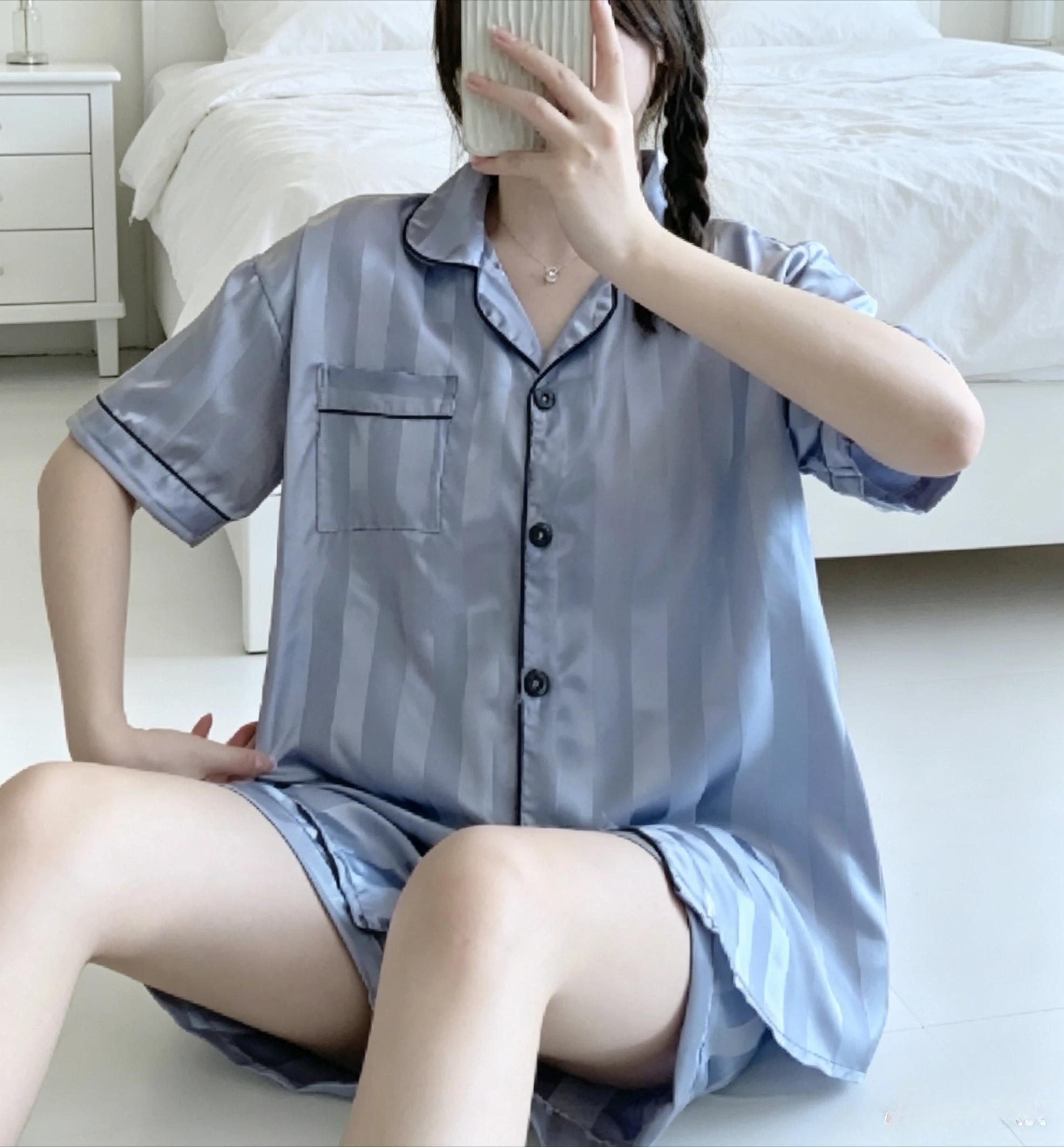 Summer Sleepwear Women's Imitation Silk Striped Cardigan Two-piece Set Short Sleeved Shorts Sleepwear Set Daily Casual Home Wear
Summer Sleepwear Women's Imitation Silk Striped Cardigan Two-piece Set Short Sleeved Shorts Sleepwear Set Daily Casual Home Wear