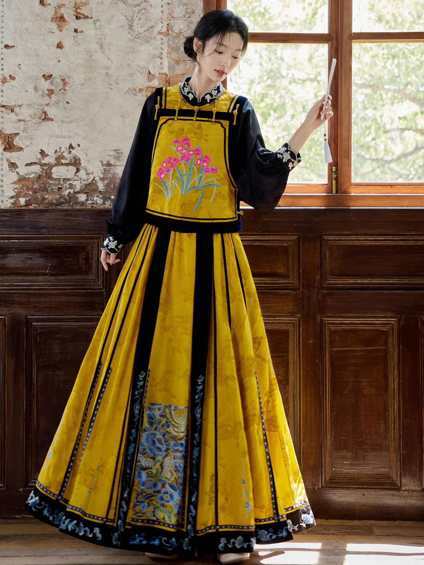 Original Chinese Sle Embroidered Heavy Work Revamped Ma's f Skirt with Floral Design for Ladies Comfortable mid Waist A-...
Original Chinese Sle Embroidered Heavy Work Revamped Ma's f Skirt with Floral Design for Ladies Comfortable mid Waist A-...