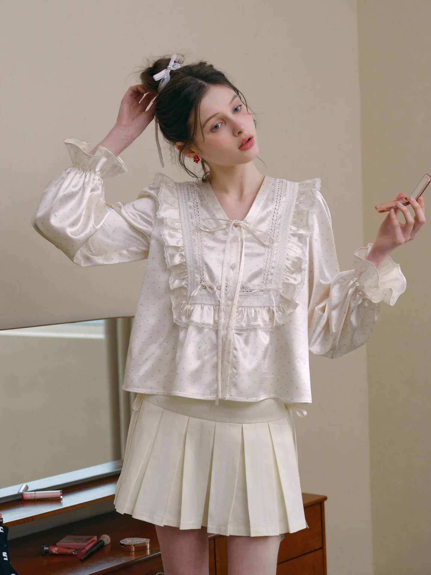 Elegant Satin Lace Shirt with Bell Sleeves And Vintage V-Neck Design for Women Comfortable Breathable Commute Wear Spring Fas...
Elegant Satin Lace Shirt with Bell Sleeves And Vintage V-Neck Design for Women Comfortable Breathable Commute Wear Spring Fas...