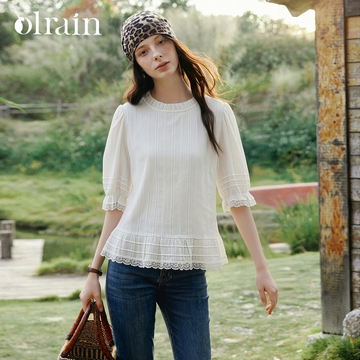 OLrain Women's White Shirt Fungus Edge Stand-up Collar Texture Jacquard Bubble Short Sleeve Blouse 2026 French Top O58XX005510
OLrain Women's White Shirt Fungus Edge Stand-up Collar Texture Jacquard Bubble Short Sleeve Blouse 2026 French Top O58XX005510