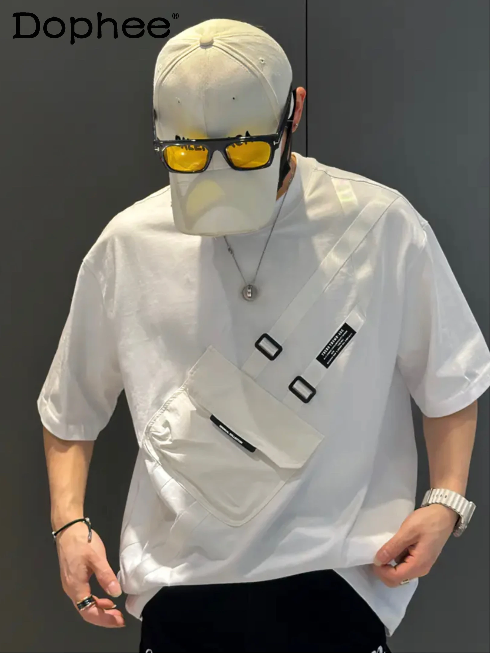 Fashion Men's 2024 Summer Trendy High Street Personality Design Solid Color Round Neck Short Sleeves Loose All-Matching T-shirt
Fashion Men's 2024 Summer Trendy High Street Personality Design Solid Color Round Neck Short Sleeves Loose All-Matching T-shirt