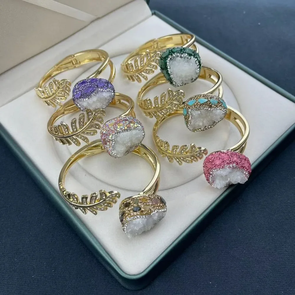 Natural Irregular White Crystal Women's Bracelet Popular Simple Luxury Ladies Banquet Exquisite Jewelry Accessories
Natural Irregular White Crystal Women's Bracelet Popular Simple Luxury Ladies Banquet Exquisite Jewelry Accessories
