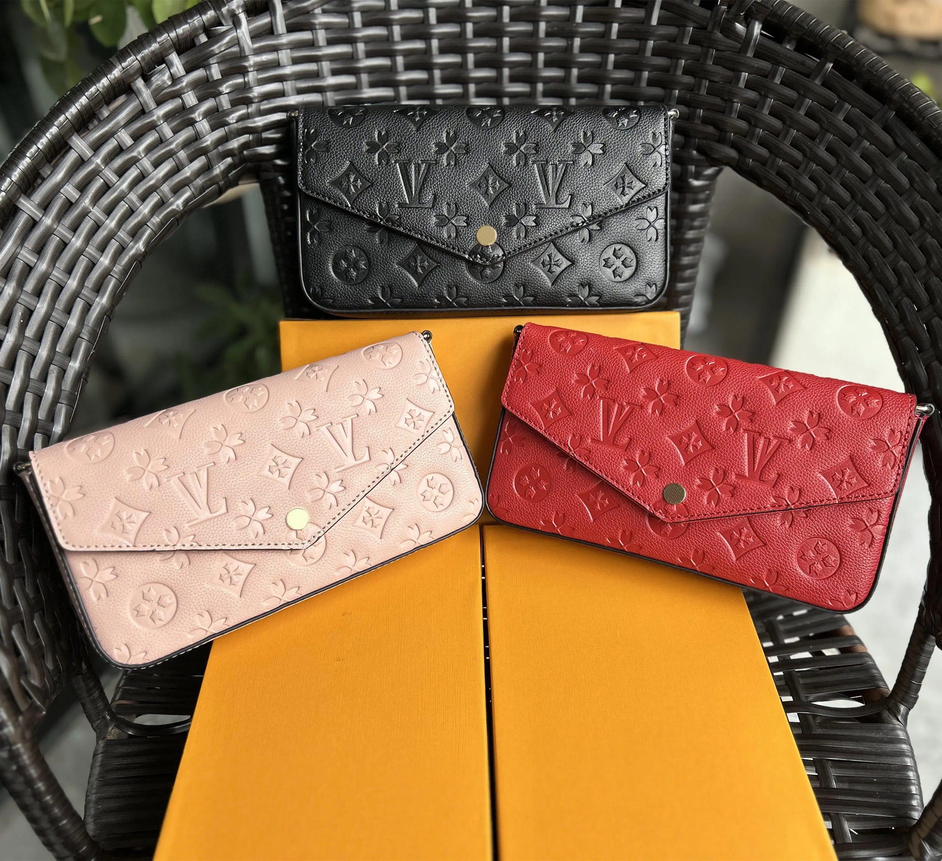 Felicie Bag Genuine Leather Handbags Shoulder handbag Clutch Tote Messenger Shopping Purse with box louise Purse vutton Crossbod
Felicie Bag Genuine Leather Handbags Shoulder handbag Clutch Tote Messenger Shopping Purse with box louise Purse vutton Crossbod