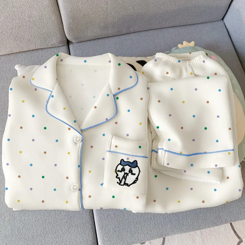 Kawaii Hachiware Cartoon Derong Pajamas Set Women Autumn Winter Anime Chikawa Girly Heart Cute Warm Home Clothes Two-Piece Set
Kawaii Hachiware Cartoon Derong Pajamas Set Women Autumn Winter Anime Chikawa Girly Heart Cute Warm Home Clothes Two-Piece Set