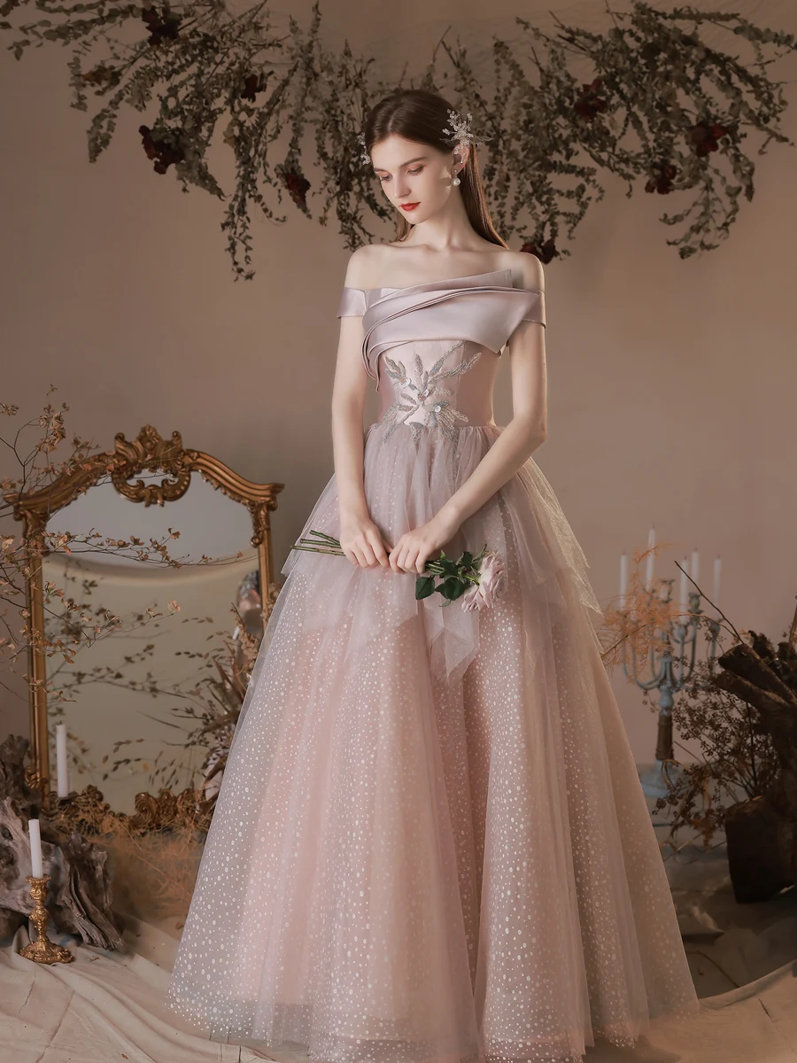 Розовые роскошные платья для выпускного вечера с вырезом лодочкой, сексуальные платья с открытыми плечами и аппликацией с блестками, без рукавов, длинные свадебные вечерние платья подружки невесты
Розовые роскошные платья для выпускного вечера с вырезом лодочкой, сексуальные платья с открытыми плечами и аппликацией с блестками, без рукавов, длинные свадебные вечерние платья подружки невесты