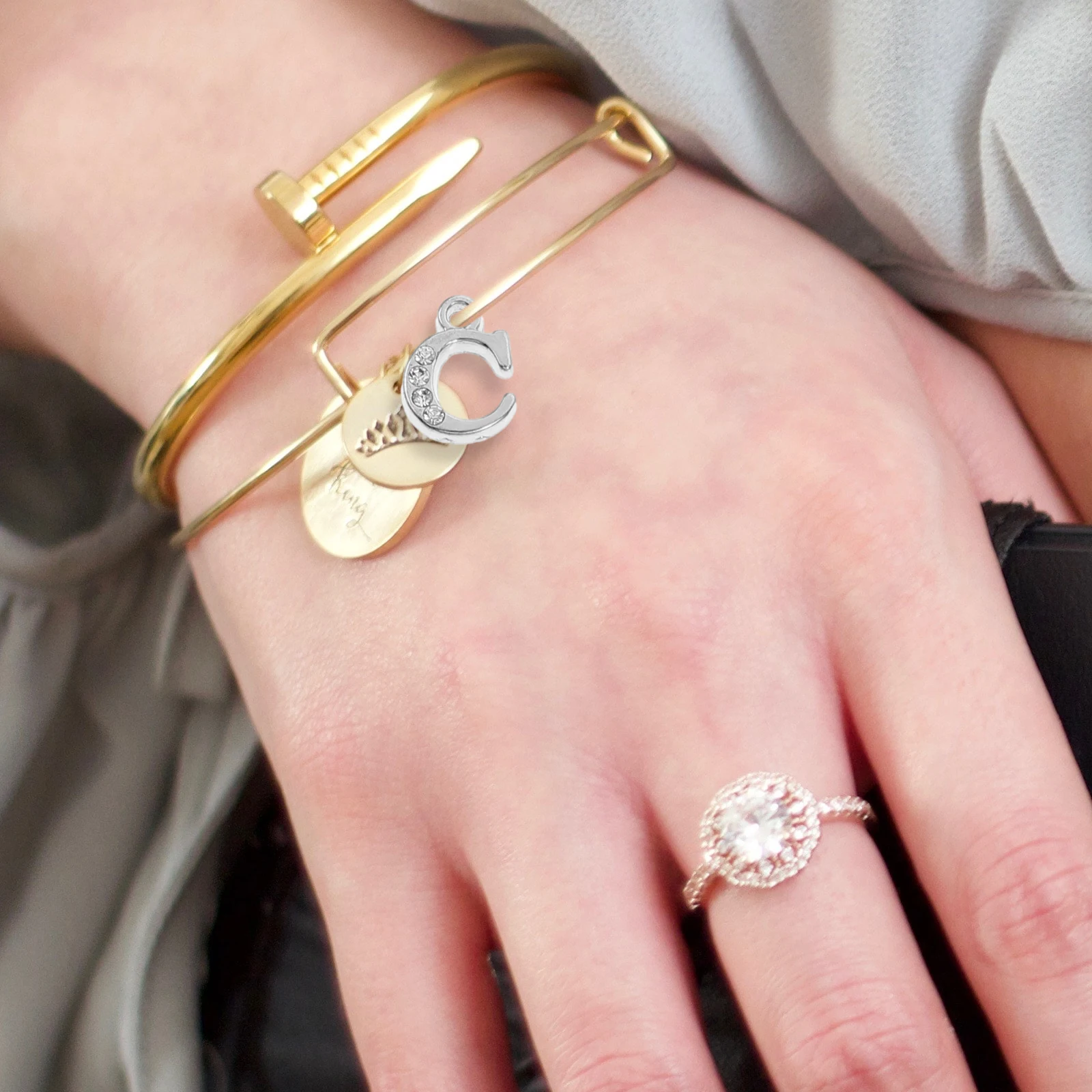 26Pcs Alloy Metal Letter Charms Alphabet Pendants DIY Jewelry Making Supplies Hanging Charms for Handmade Crafts
26Pcs Alloy Metal Letter Charms Alphabet Pendants DIY Jewelry Making Supplies Hanging Charms for Handmade Crafts