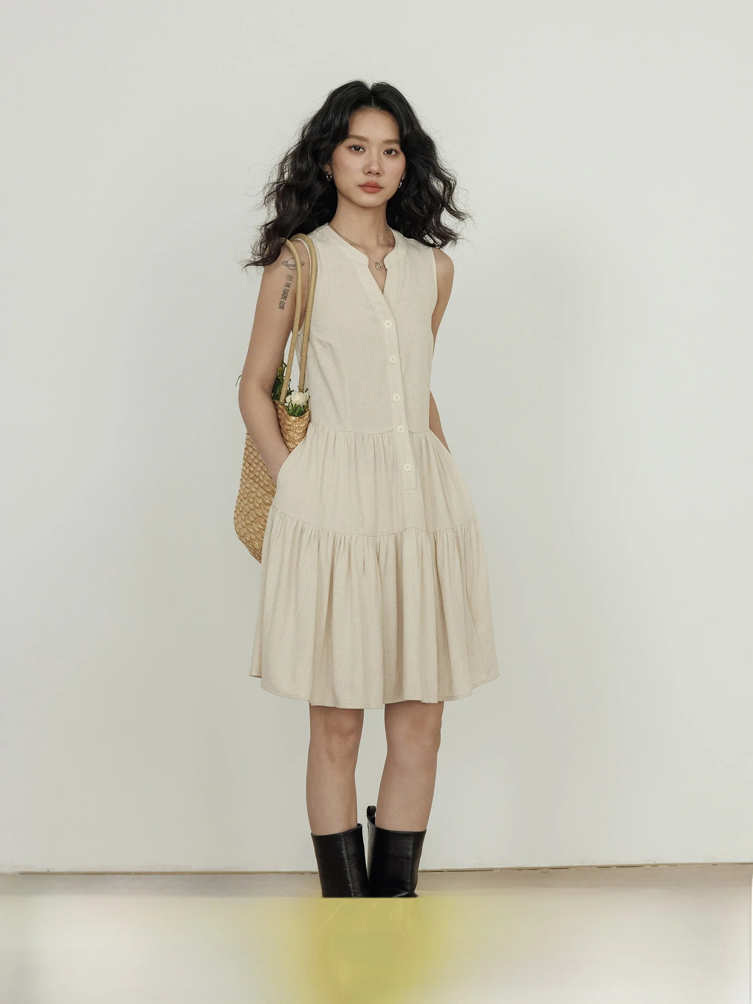 Summer V-Neck Sleeveless Vest Dress Women's Shirt Dress with Linen Lazy Vacation Casual A-Line Short Skirt City Commute
Summer V-Neck Sleeveless Vest Dress Women's Shirt Dress with Linen Lazy Vacation Casual A-Line Short Skirt City Commute