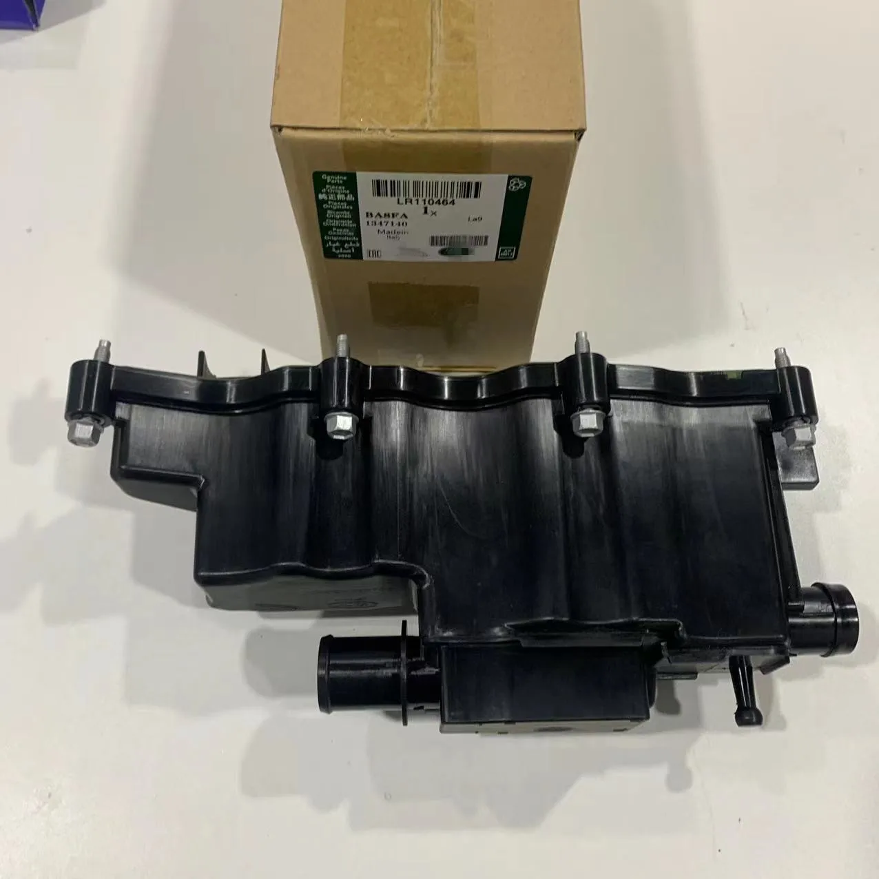 Cylinder Head Cover LR110464 For Land Rover Range Rover Evoque Discovery 2.0
Cylinder Head Cover LR110464 For Land Rover Range Rover Evoque Discovery 2.0