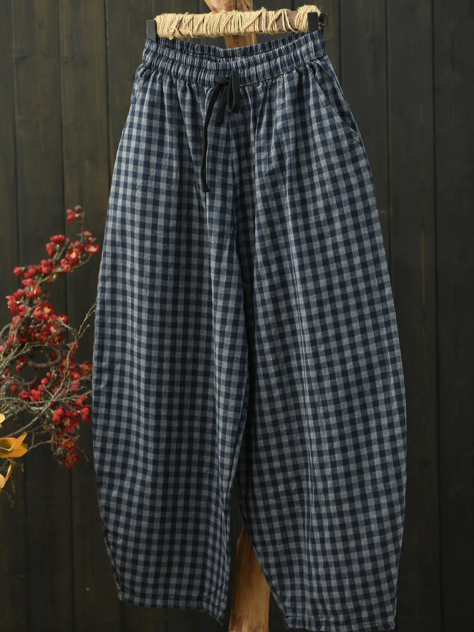 Simple Elastic Waist Plaid Cotton Thin Summer Casual Pants Large Size Loose Lantern Pants 2026 New Style Ladies Fashion
Simple Elastic Waist Plaid Cotton Thin Summer Casual Pants Large Size Loose Lantern Pants 2026 New Style Ladies Fashion