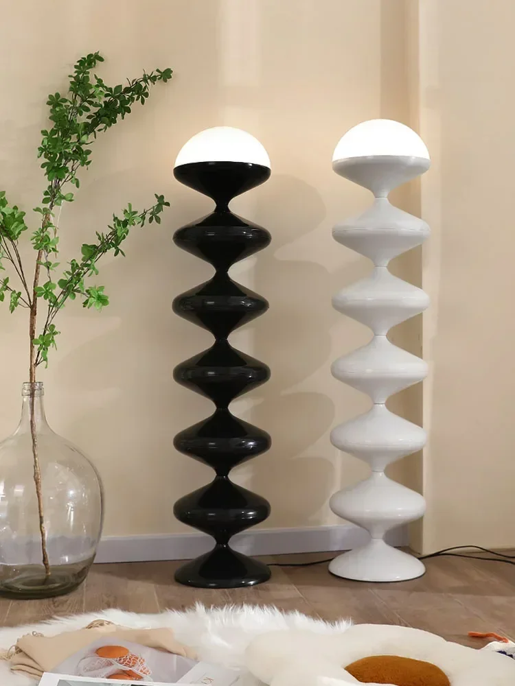 Современный минималистский художественный торшер с тыквой для гостиной, спальни, прикроватный вертикальный торшер
Современный минималистский художественный торшер с тыквой для гостиной, спальни, прикроватный вертикальный торшер