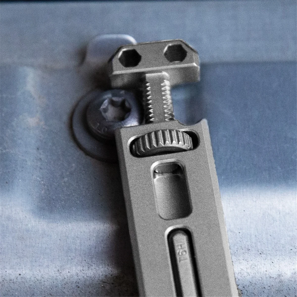 A79E-TC4 Titanium Alloy Multi-Function Pry Bar Corkscrew Screwdriver Mini Wrench Crowbar Pocket Tool Pendant
A79E-TC4 Titanium Alloy Multi-Function Pry Bar Corkscrew Screwdriver Mini Wrench Crowbar Pocket Tool Pendant