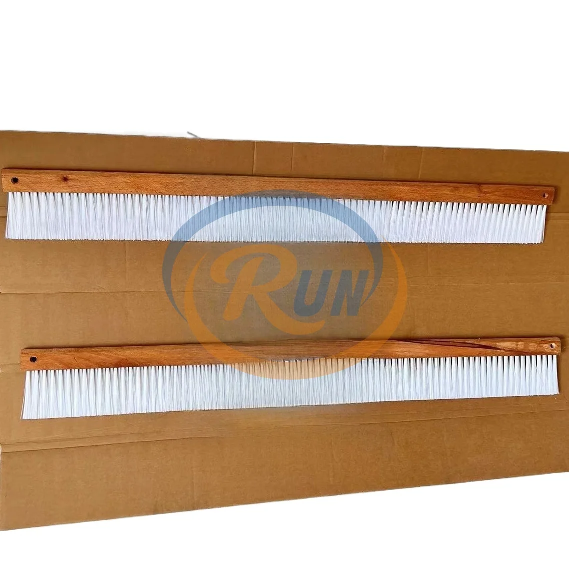 1 pcs Komori 28 Delivery Gripper Cleaning Brush 28 long 740mm for Komori printing parts
1 pcs Komori 28 Delivery Gripper Cleaning Brush 28 long 740mm for Komori printing parts