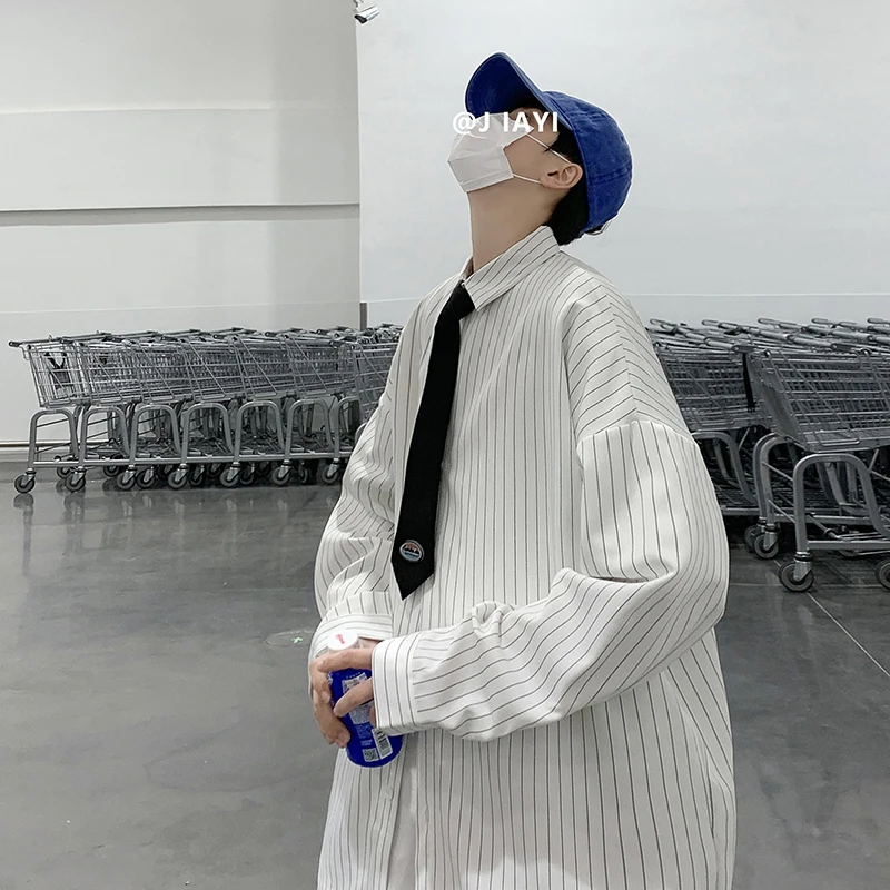 2024 Men Spring Autumn Fashion Oversize Loose Striped Shirt Male Casual Streetwear Blouses Men's Long Sleeve Buttons Shirts H730
2024 Men Spring Autumn Fashion Oversize Loose Striped Shirt Male Casual Streetwear Blouses Men's Long Sleeve Buttons Shirts H730