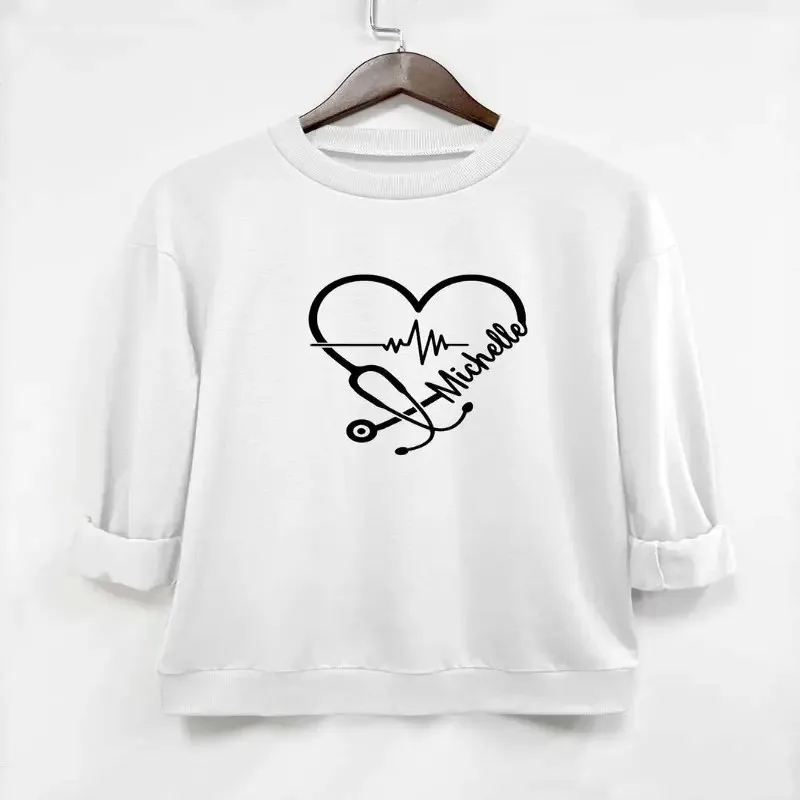 Женская толстовка Michelle Heartbeat со стетоскопом и круглым вырезом белого цвета с черным принтом, мягкая ткань премиум-класса, стандартный крой
Женская толстовка Michelle Heartbeat со стетоскопом и круглым вырезом белого цвета с черным принтом, мягкая ткань премиум-класса, стандартный крой