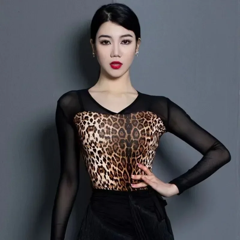 latin dance top adult sexy V-neck leopard print modern ballet cha tango samba rumba yoga dance top dance clothes women
latin dance top adult sexy V-neck leopard print modern ballet cha tango samba rumba yoga dance top dance clothes women