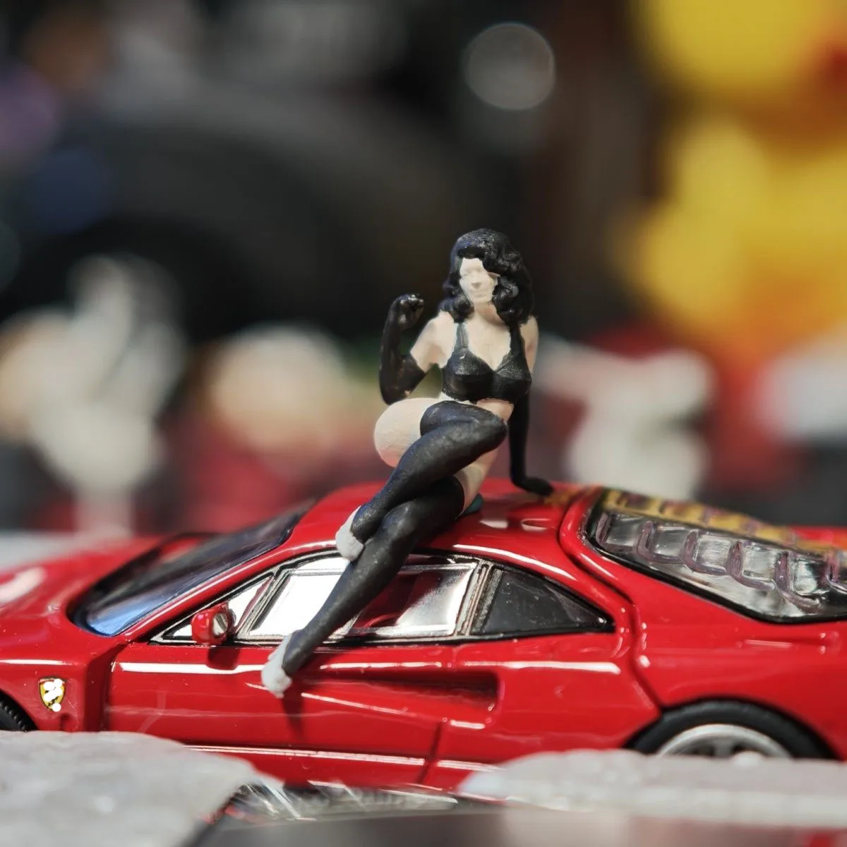 1/64 статическая кукла DIY ручная роспись фигурка из смолы черное платье модель автомобиля
1/64 статическая кукла DIY ручная роспись фигурка из смолы черное платье модель автомобиля